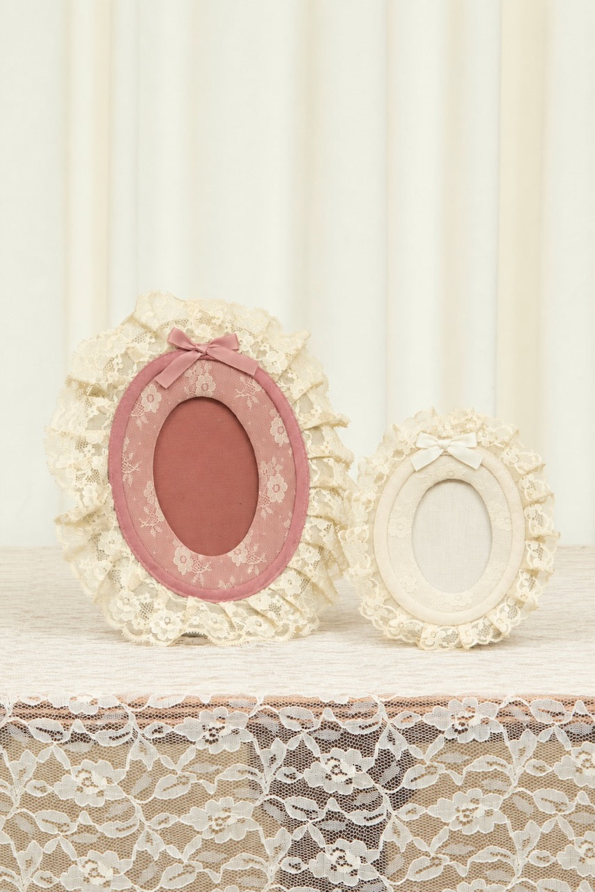 Vintage Lace Picture Frames Set/2