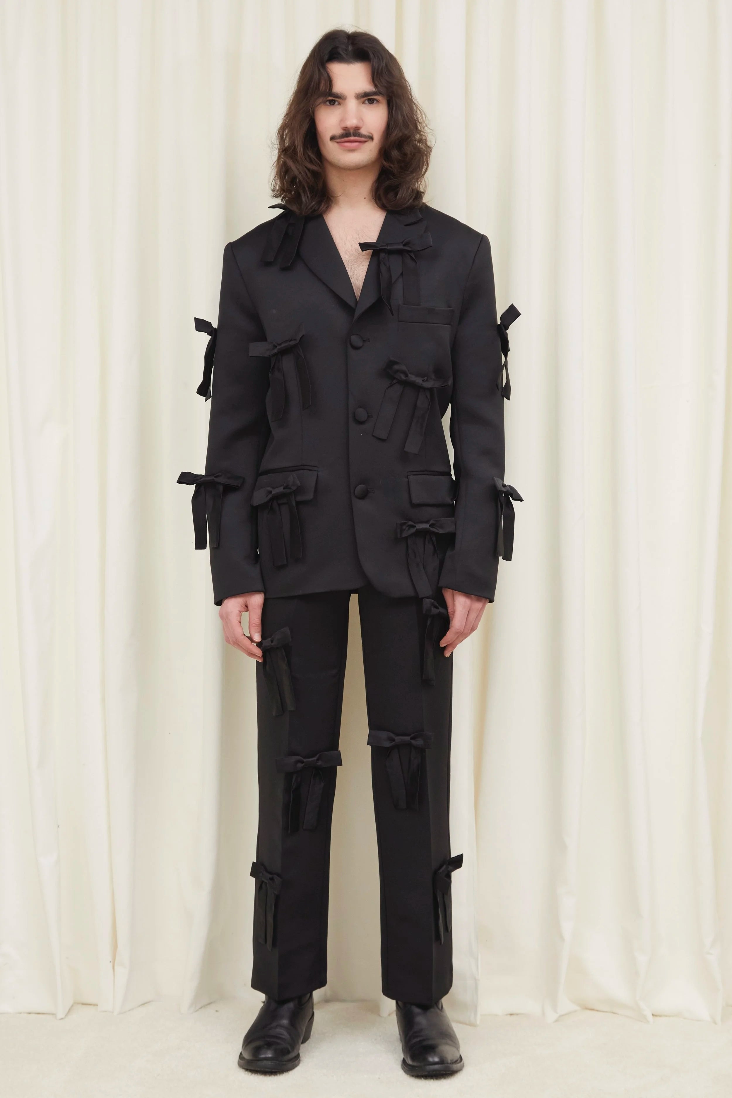 Walt Monochromatic Bow Blazer