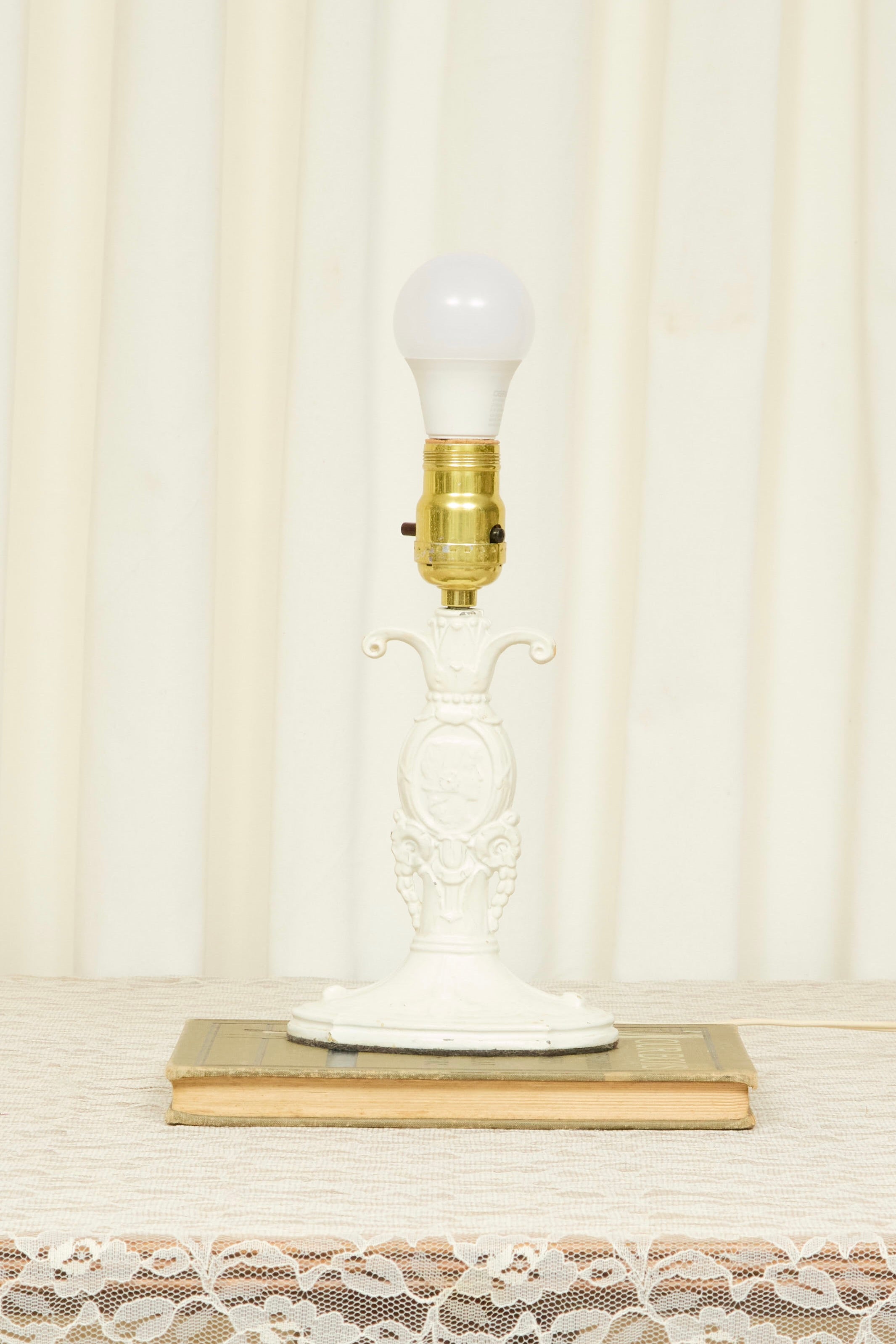 Vintage Cameo w/ Gingham Shade