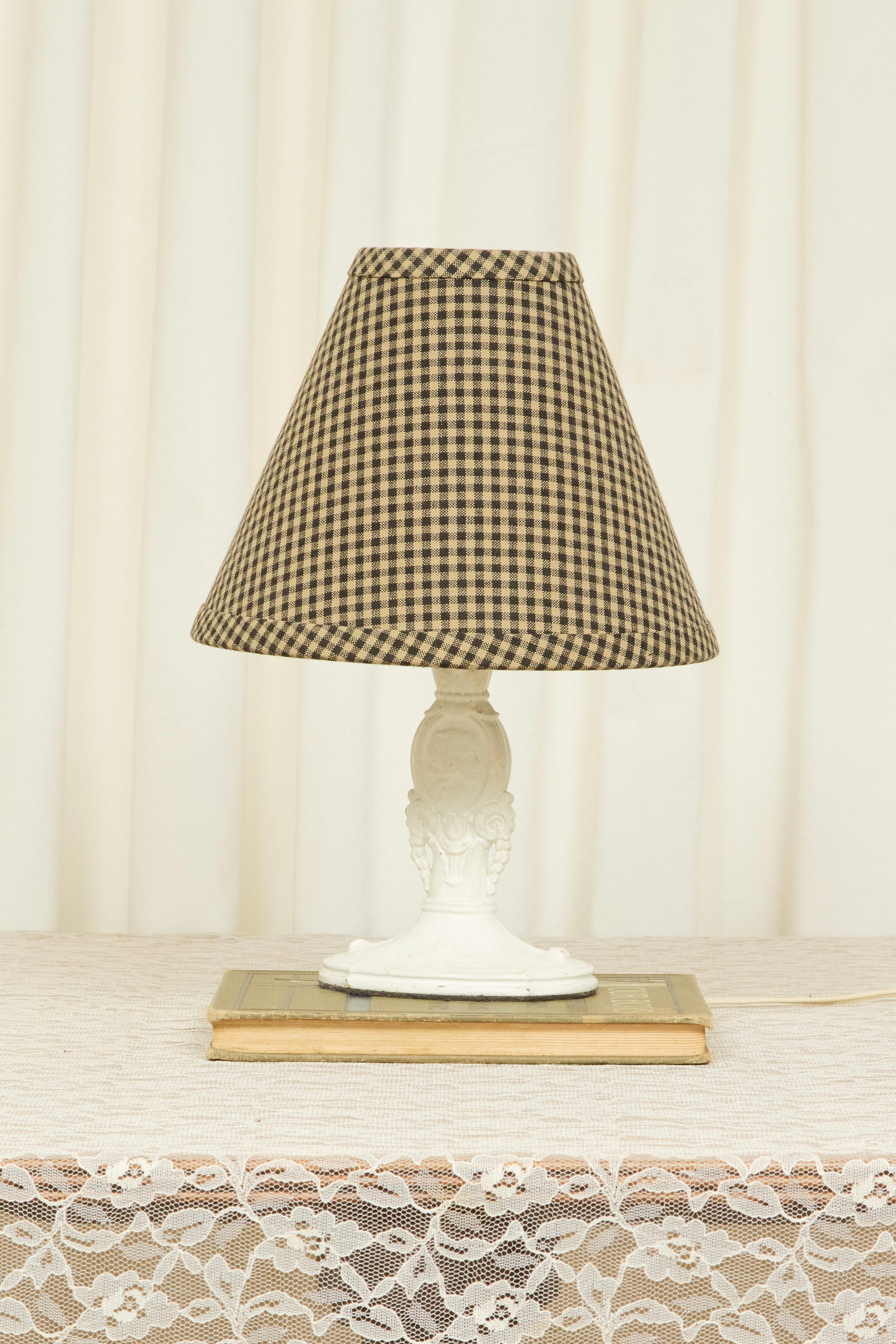 Vintage Cameo w/ Gingham Shade