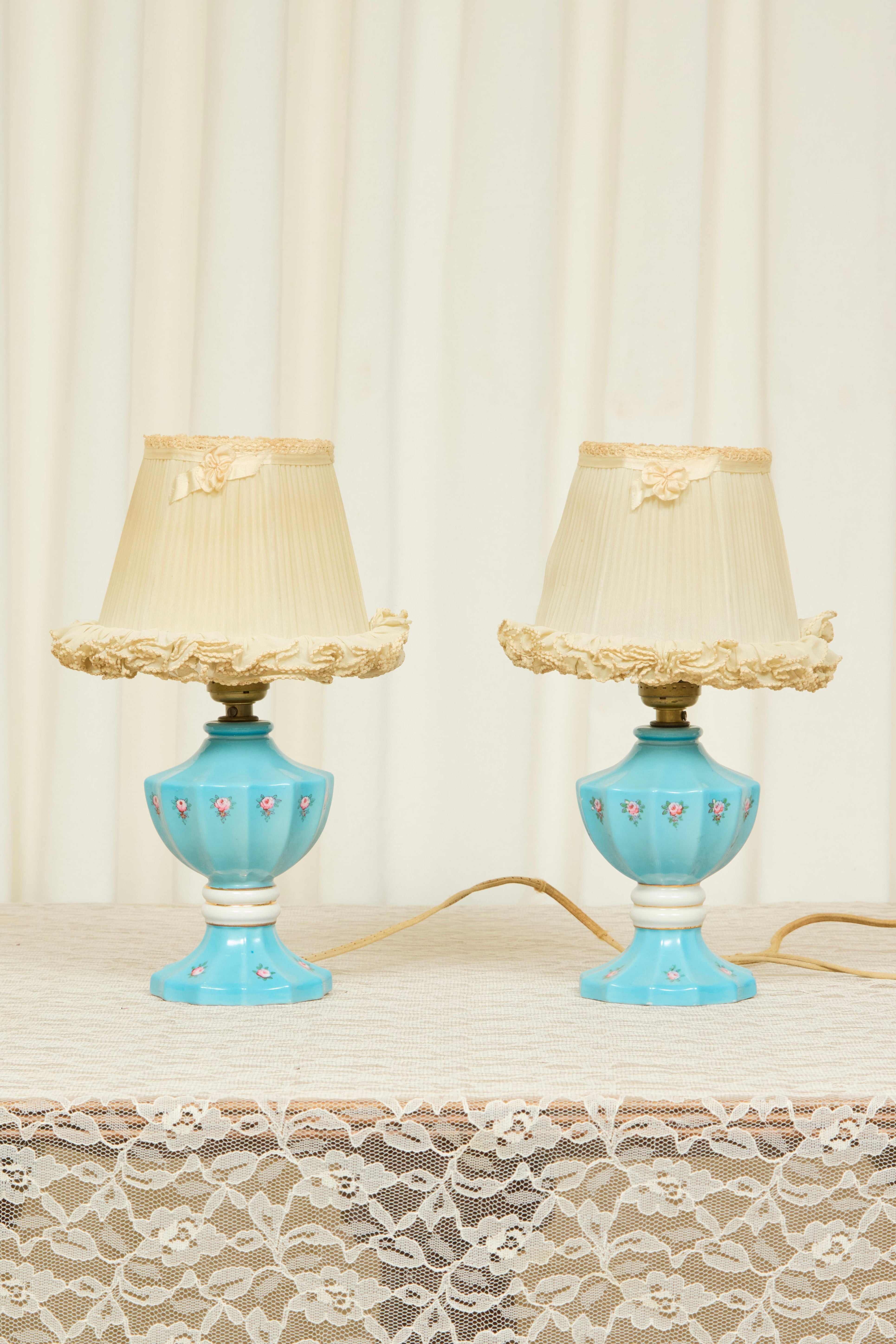 Vintage Foral Lamps w/ Ruffle Shade Set/2