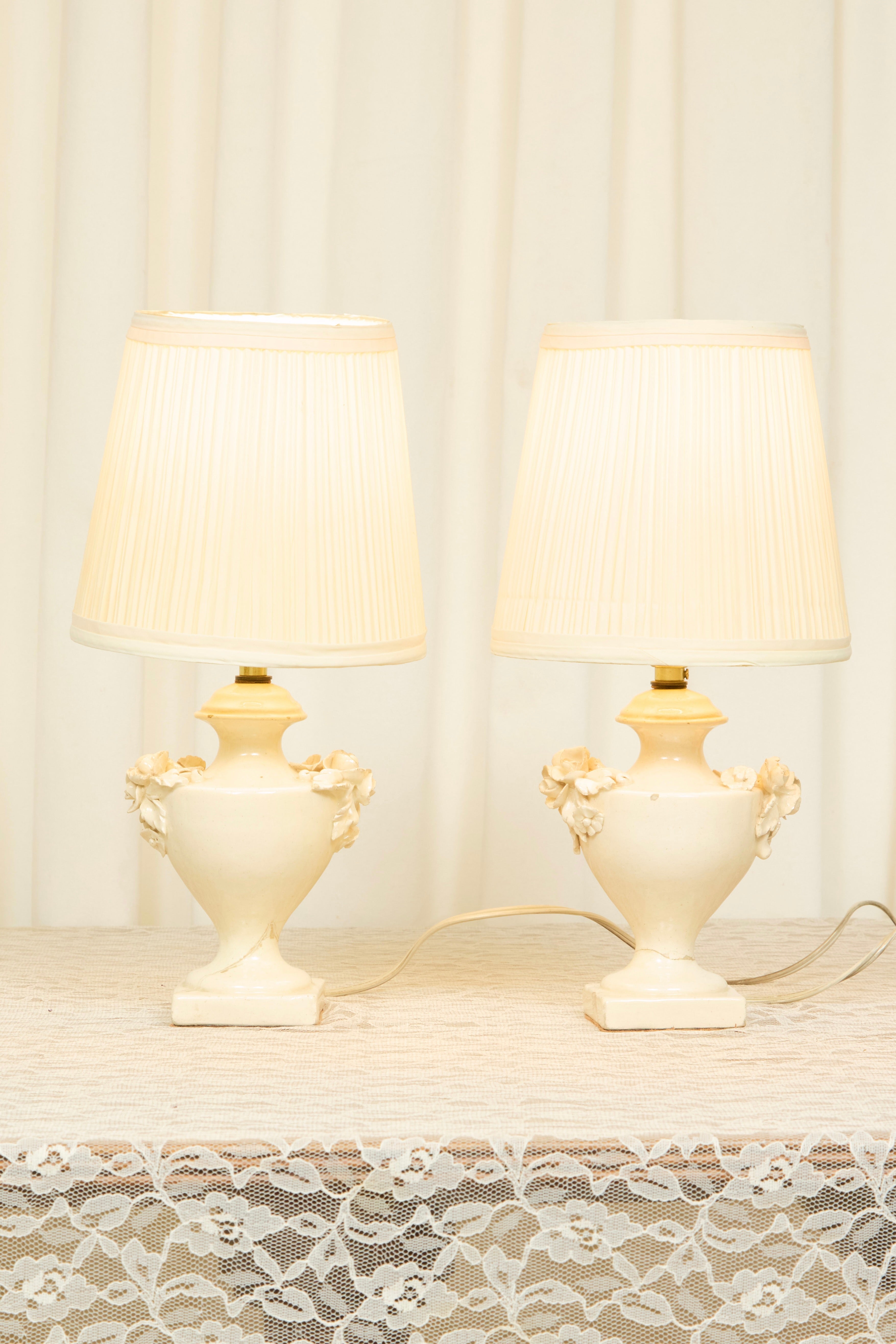 Vintage Floral Urn Lamps Set/2