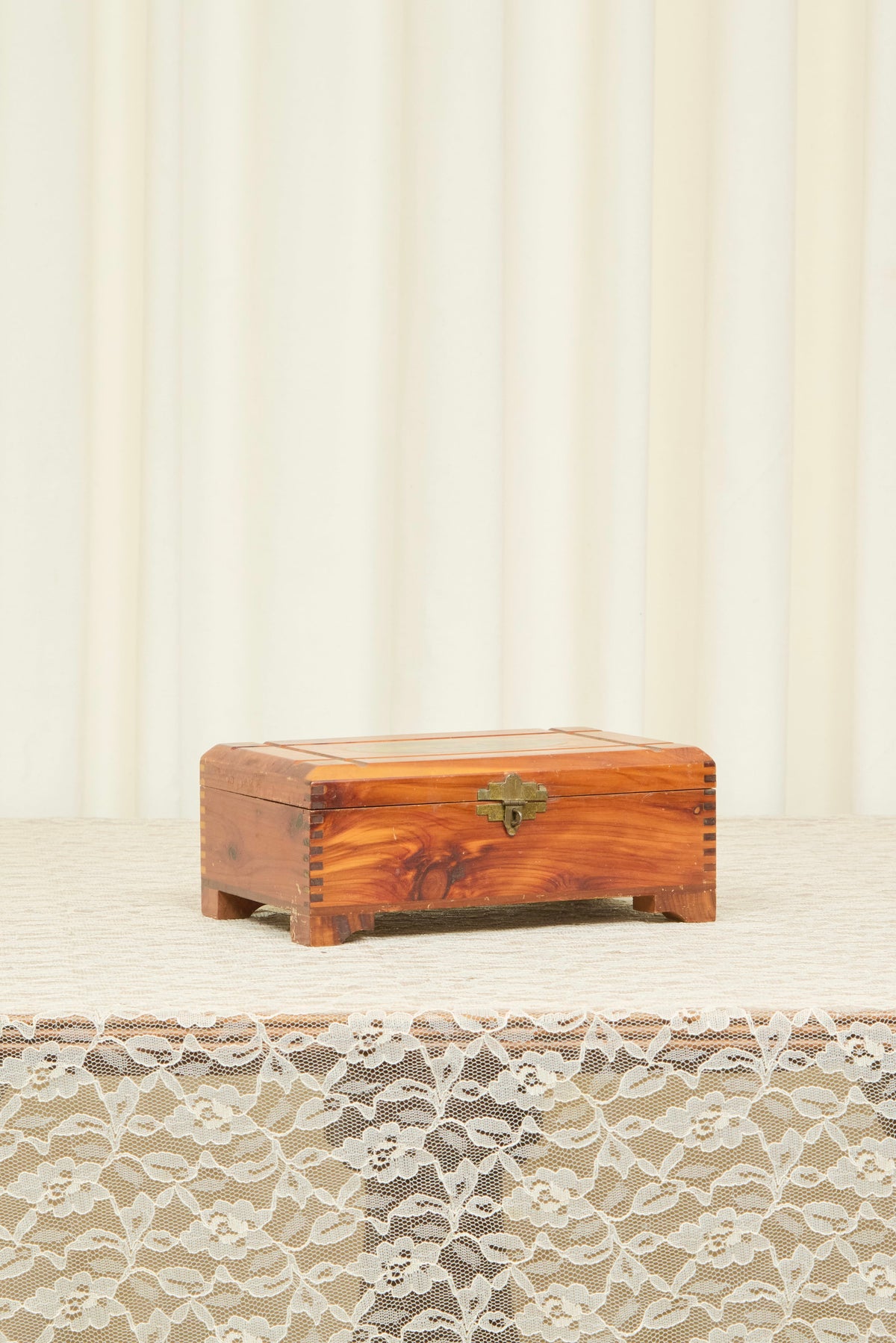 Vintage Hunting Scene Box