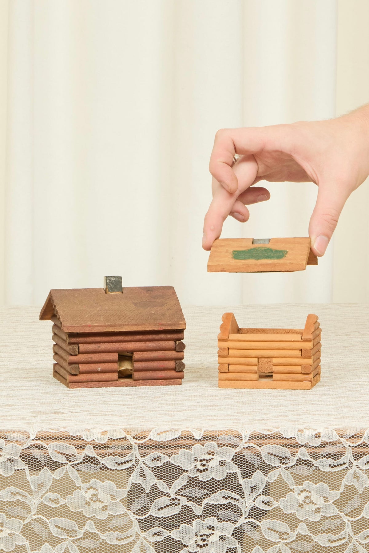 Vintage Cabin Models Set/2