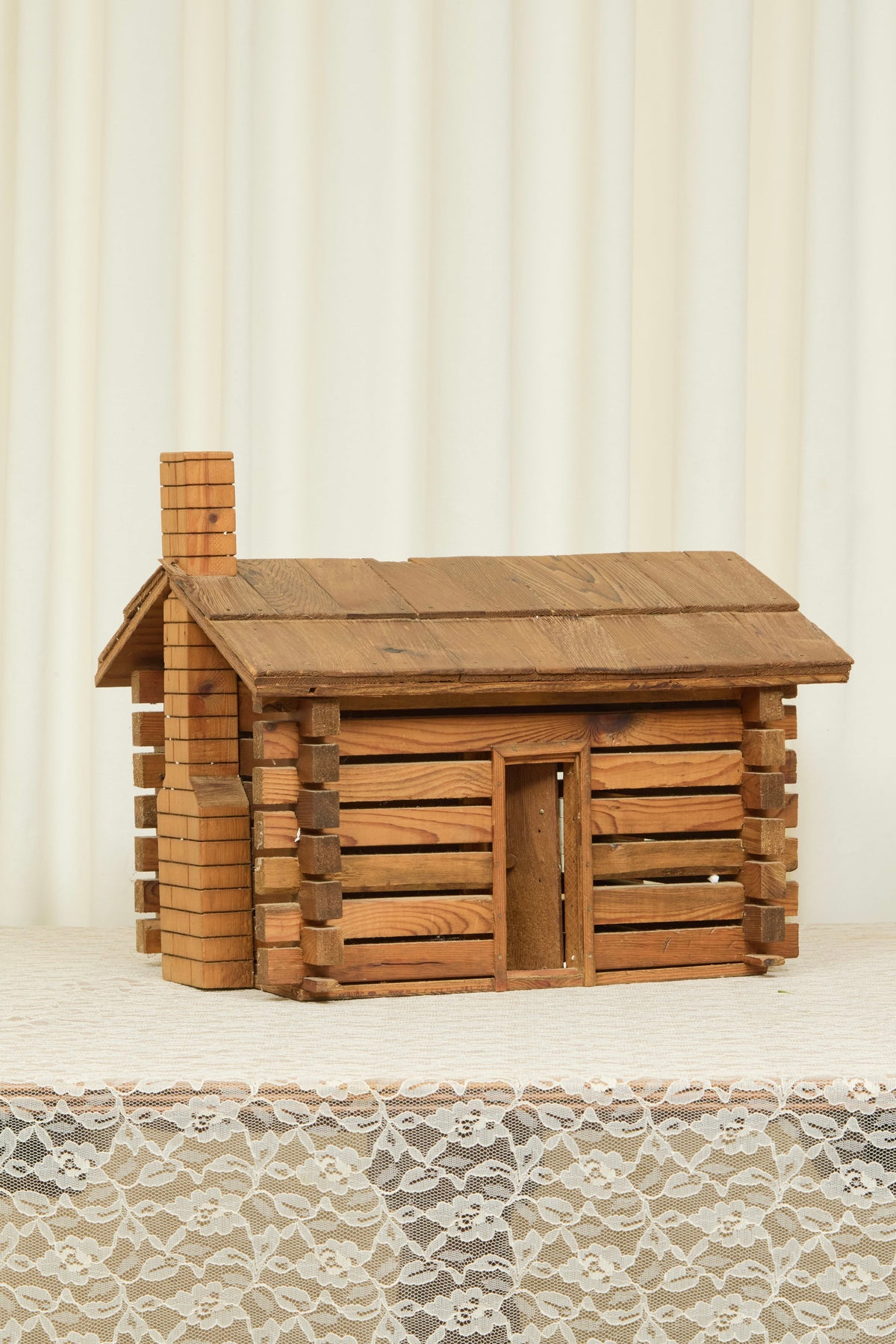 Vintage Wood Cabin Box
