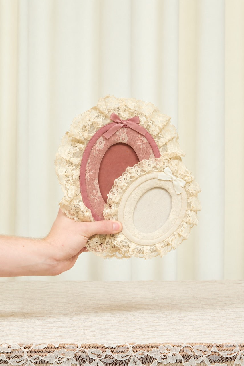 Vintage Lace Picture Frames Set/2