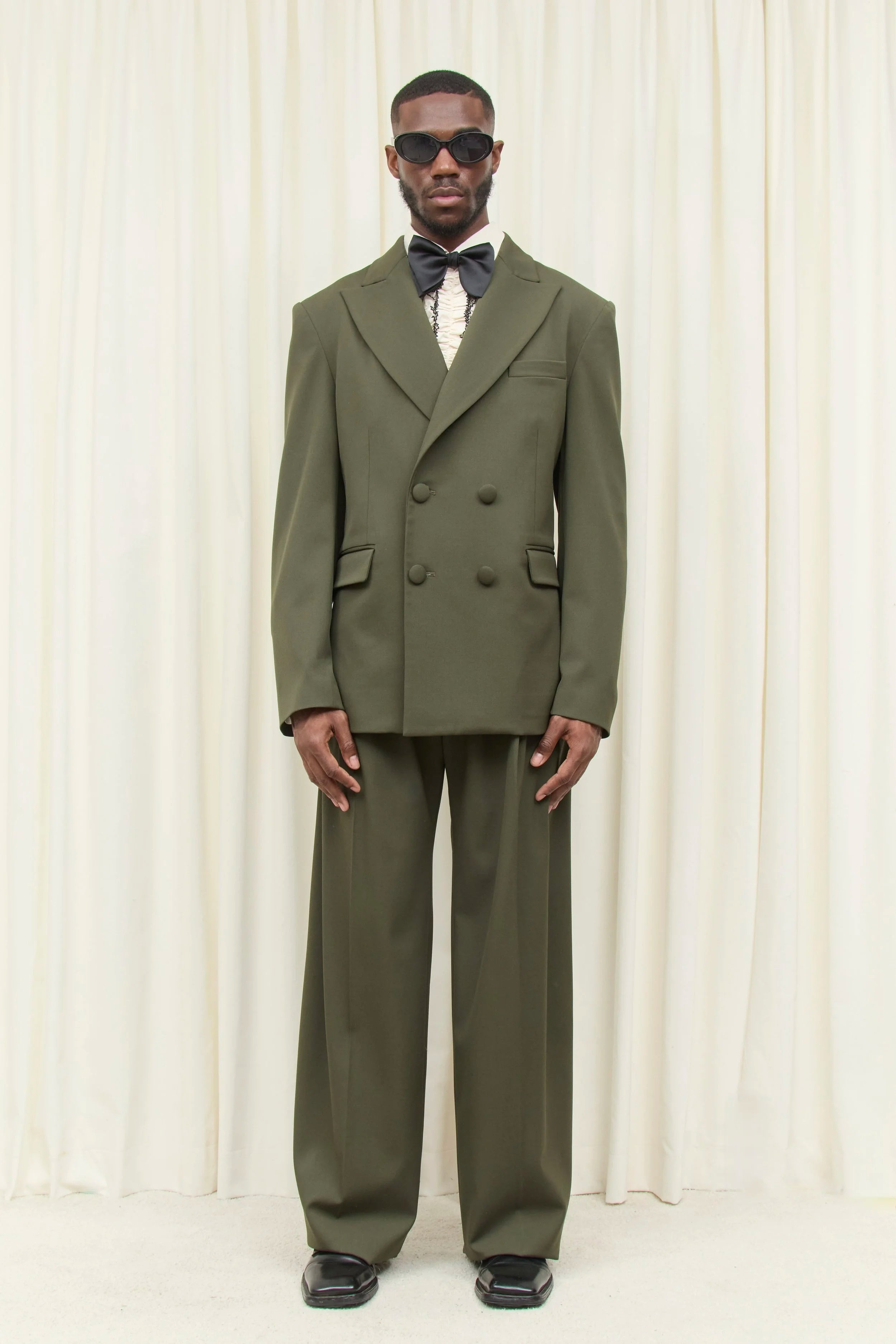 Eddie Pleated Wool Trouser
