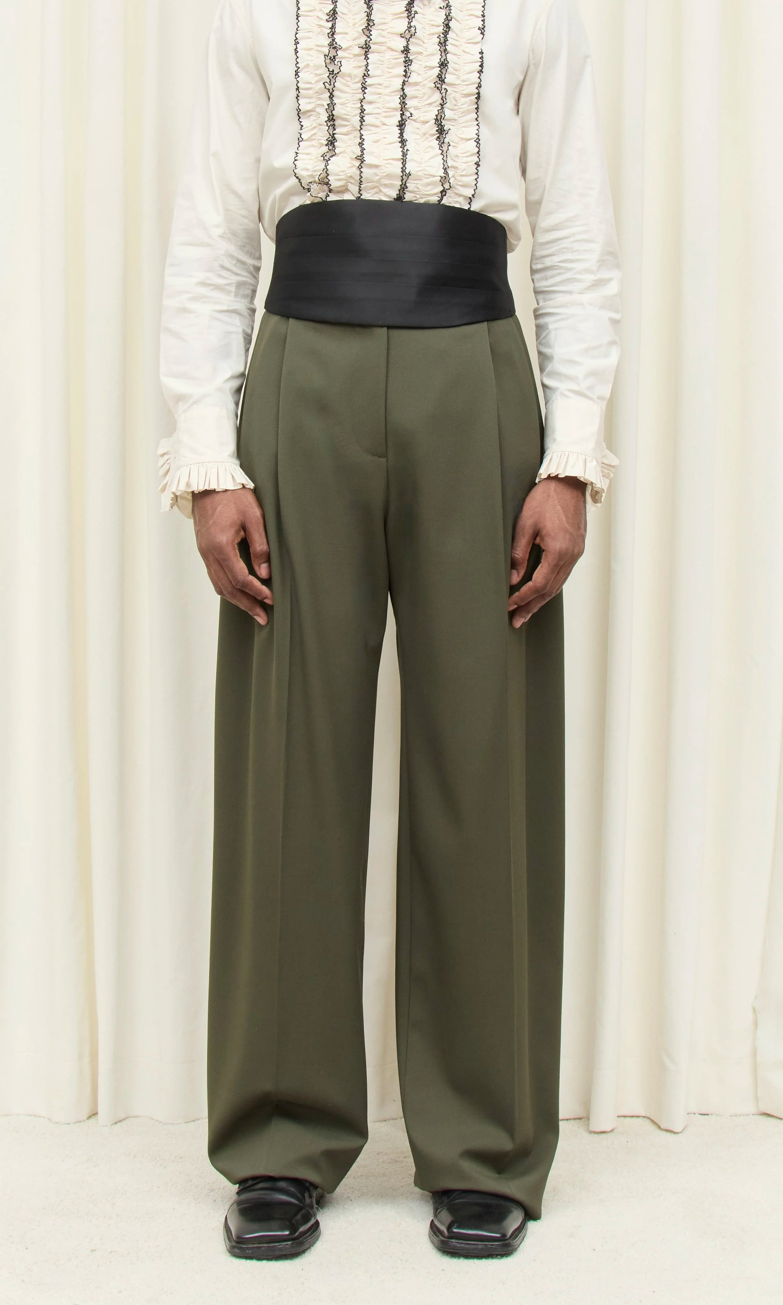 Eddie Pleated Wool Trouser