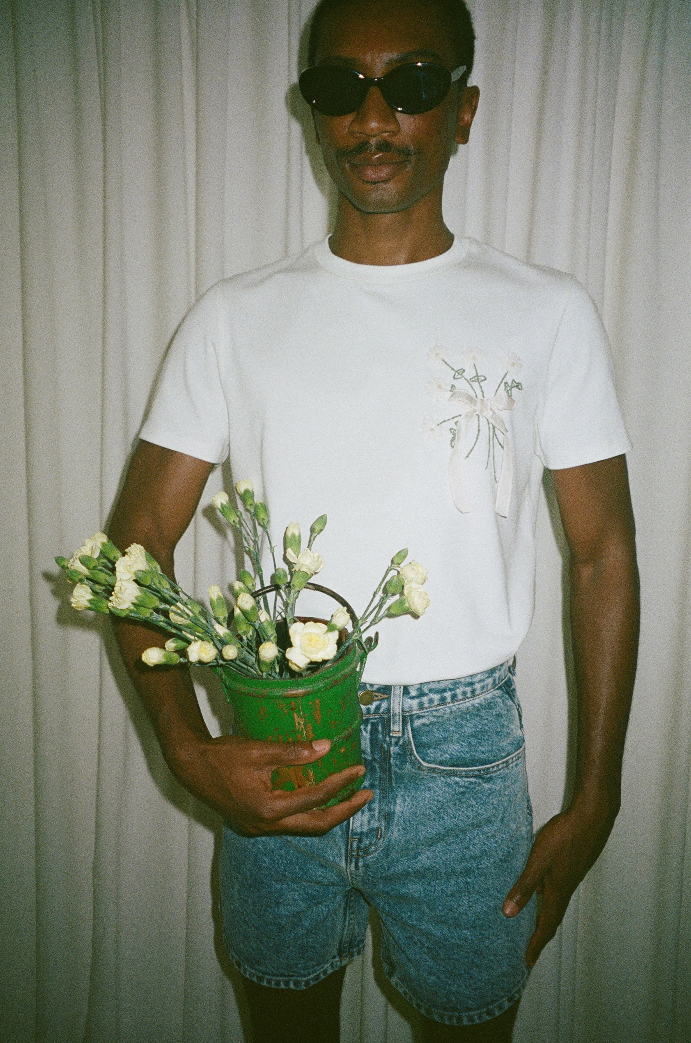 Arnold Daisy Bouquet Tee