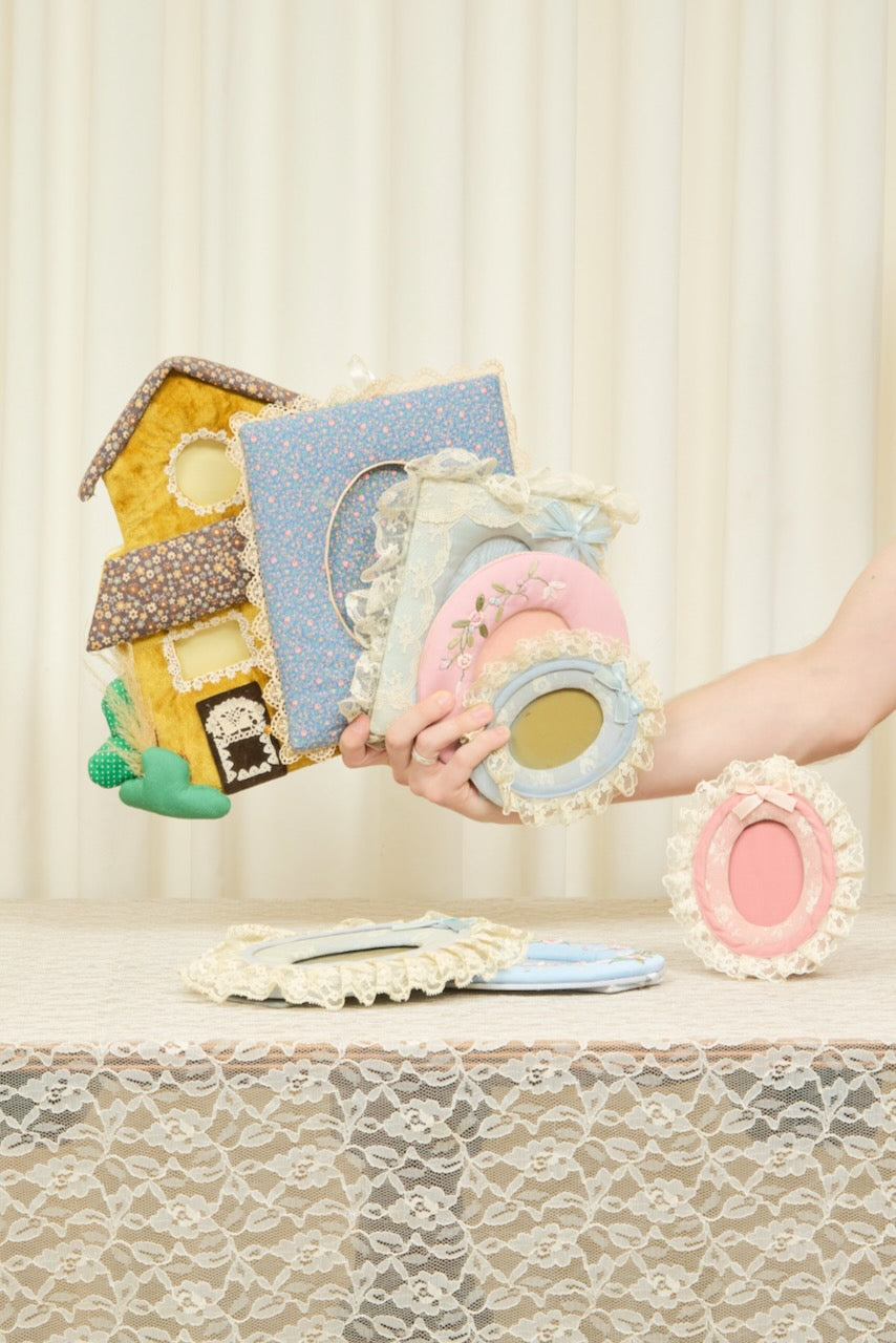 Vintage Lace Picture Frames Set/2