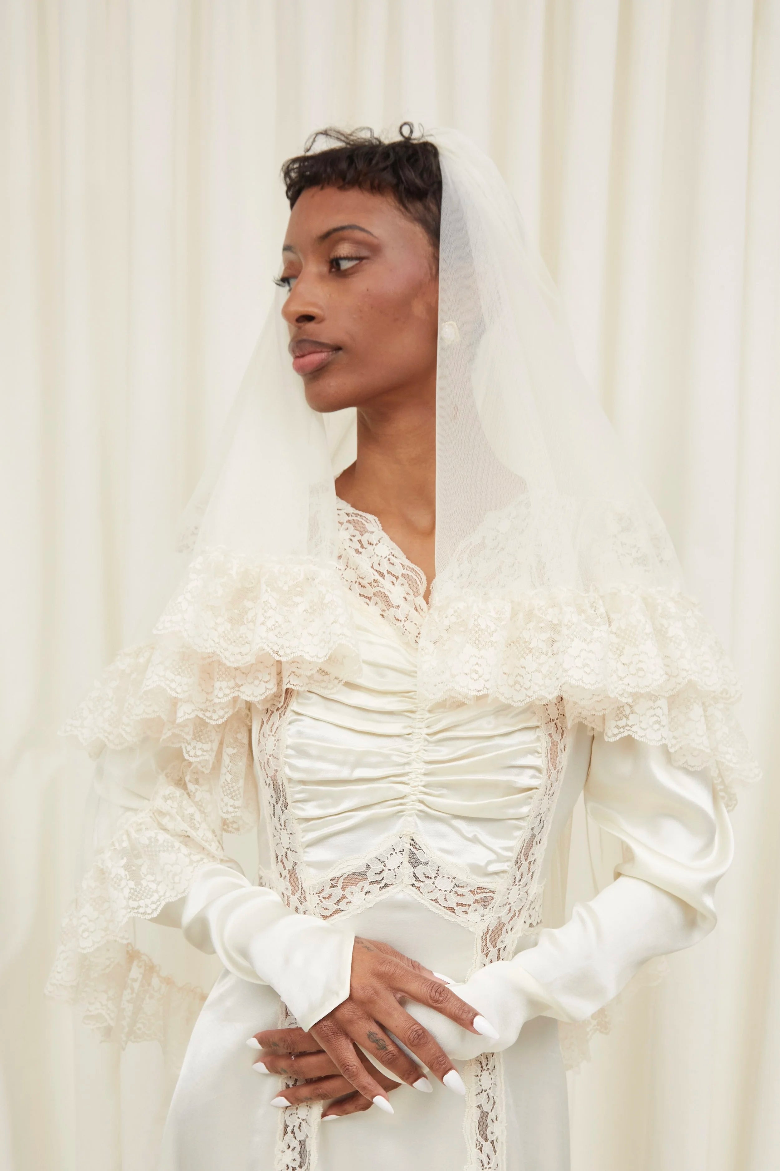 Gwendolyn Lace Tiered Veil