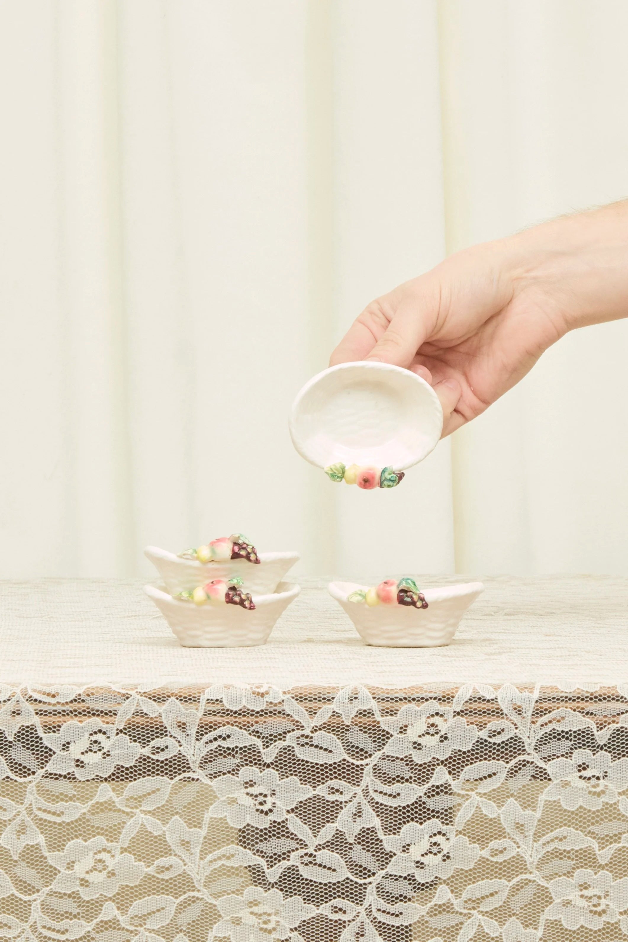 Vintage Basket Dishes Set/4