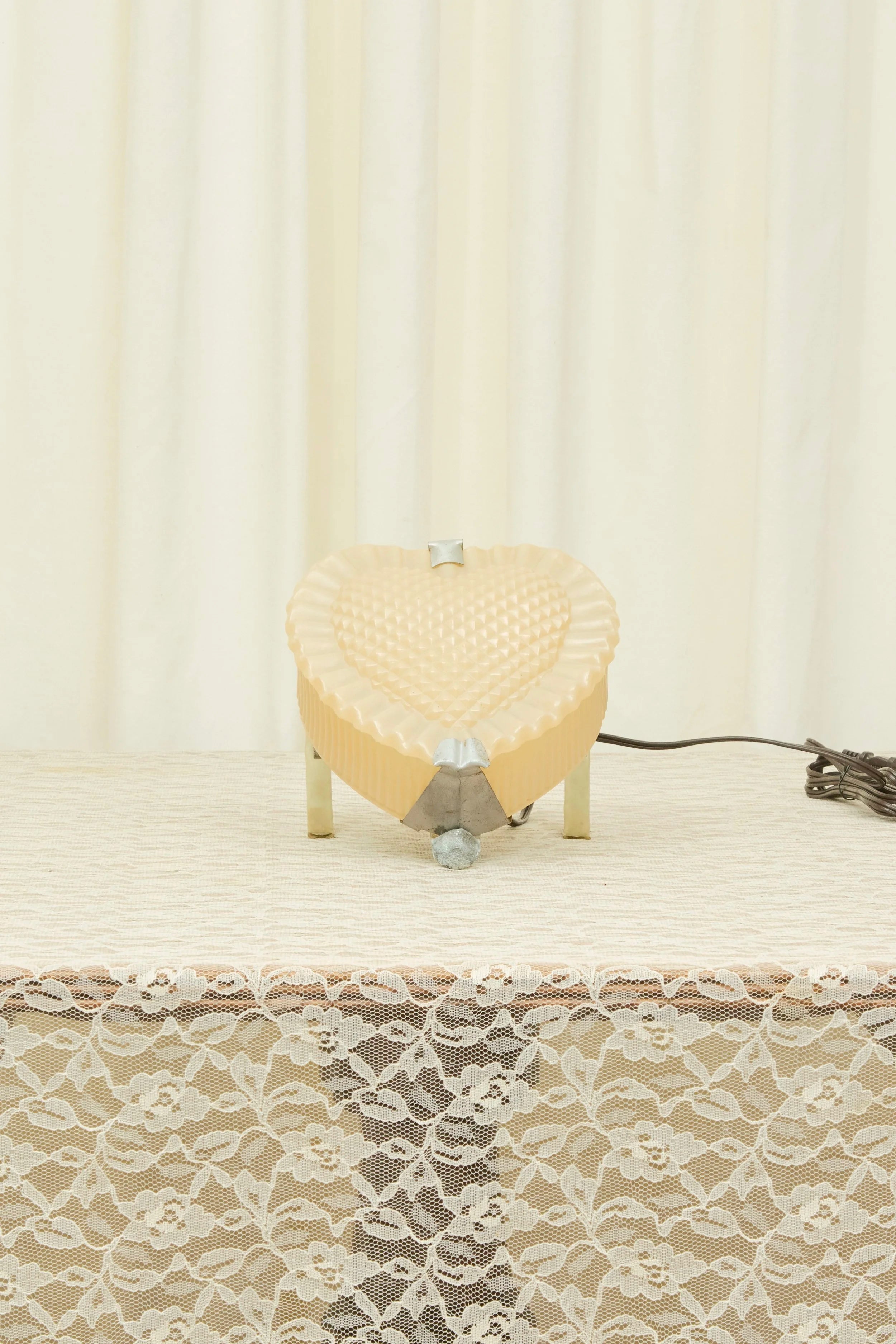 Vintage Leaning Heart Shaped Boudoir Lamp