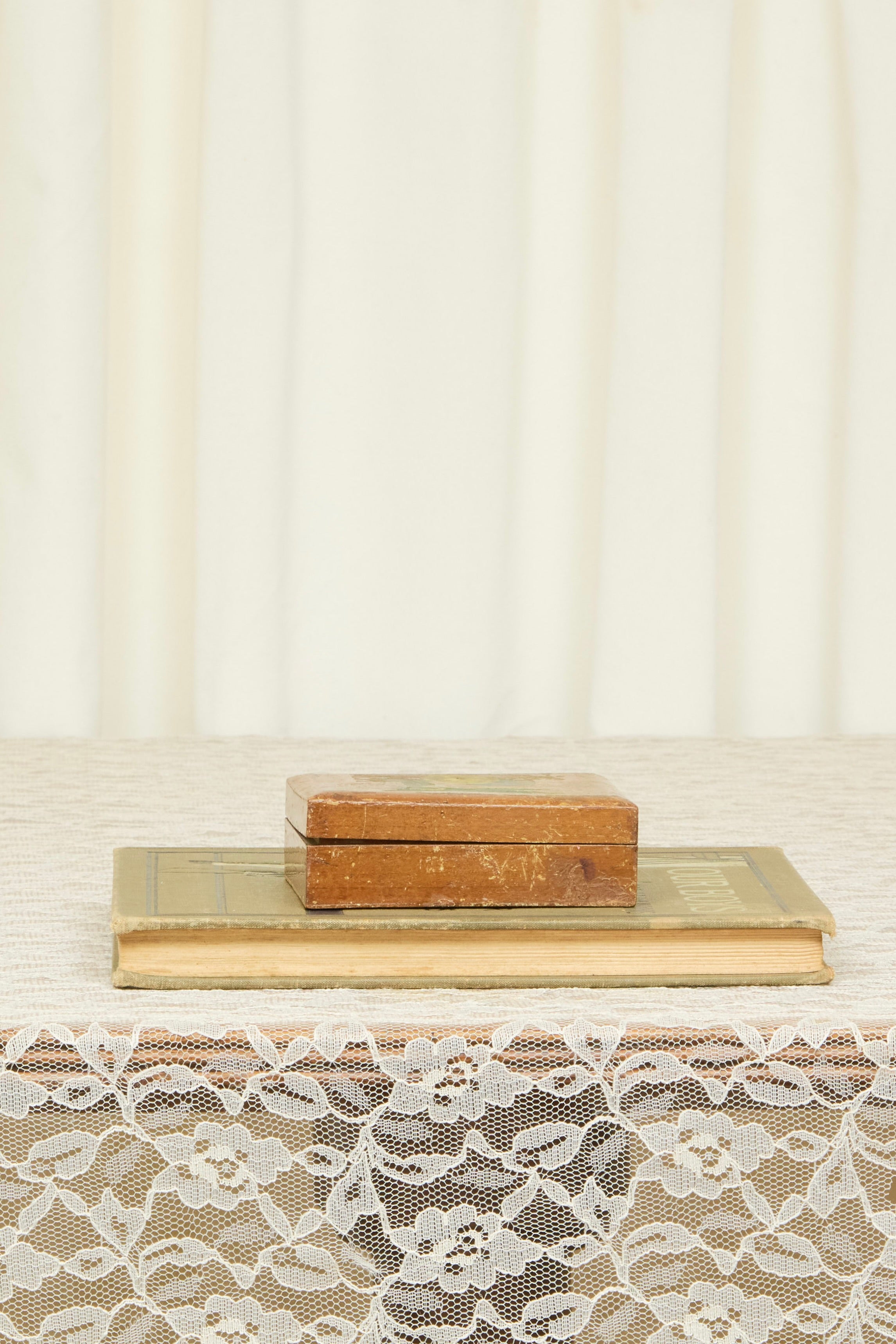 Vintage Tulip Trinket Box