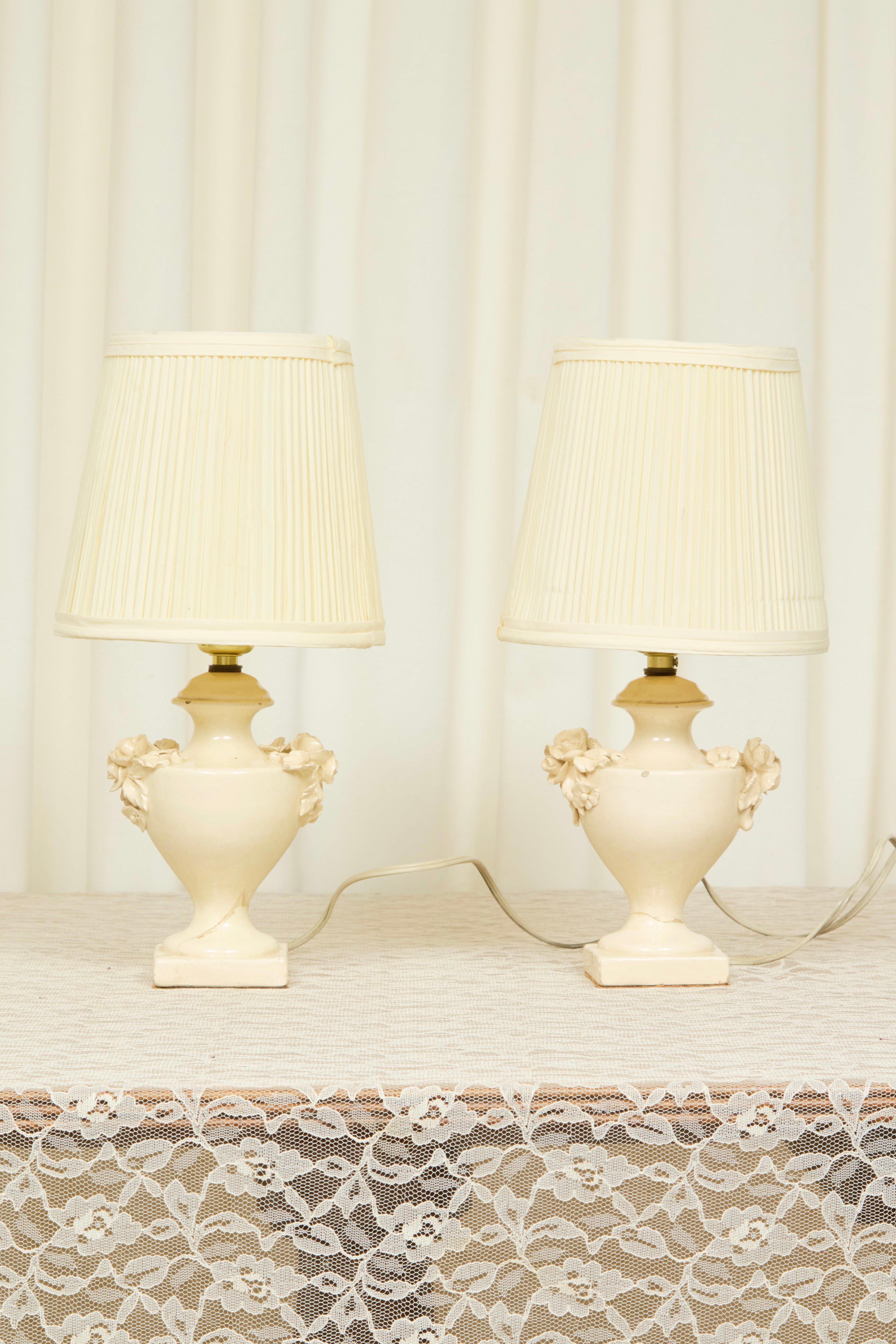 Vintage Floral Urn Lamps Set/2