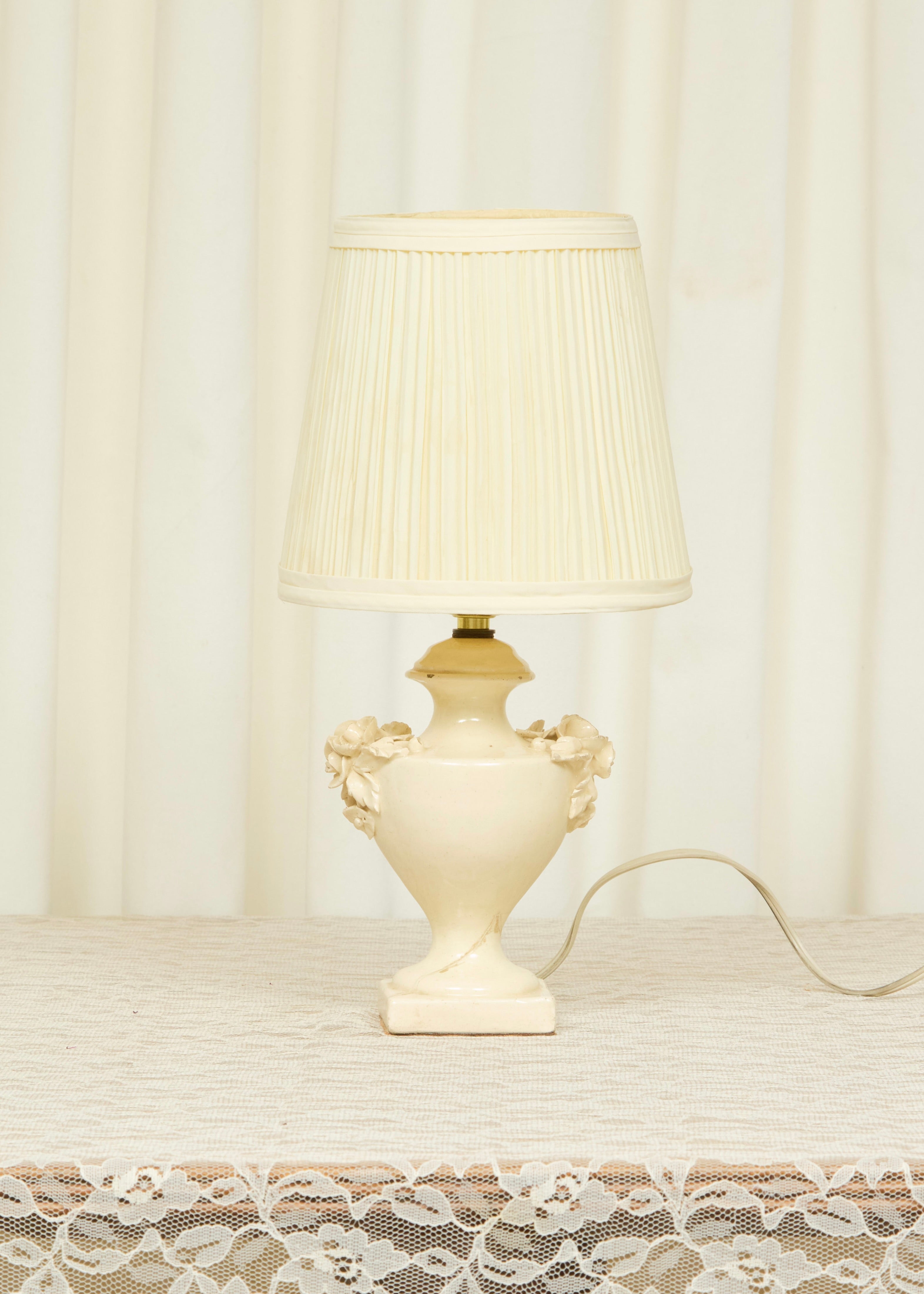 Vintage Floral Urn Lamps Set/2