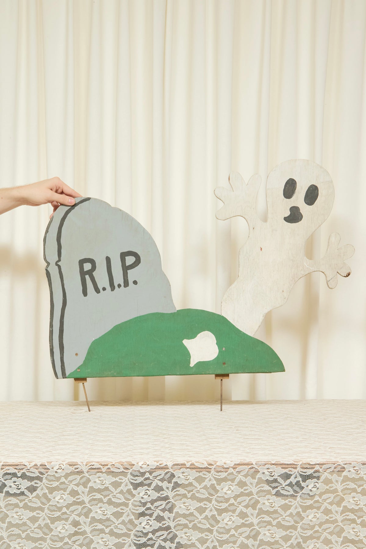 Vintage Ghost Scene Lawn Ornament