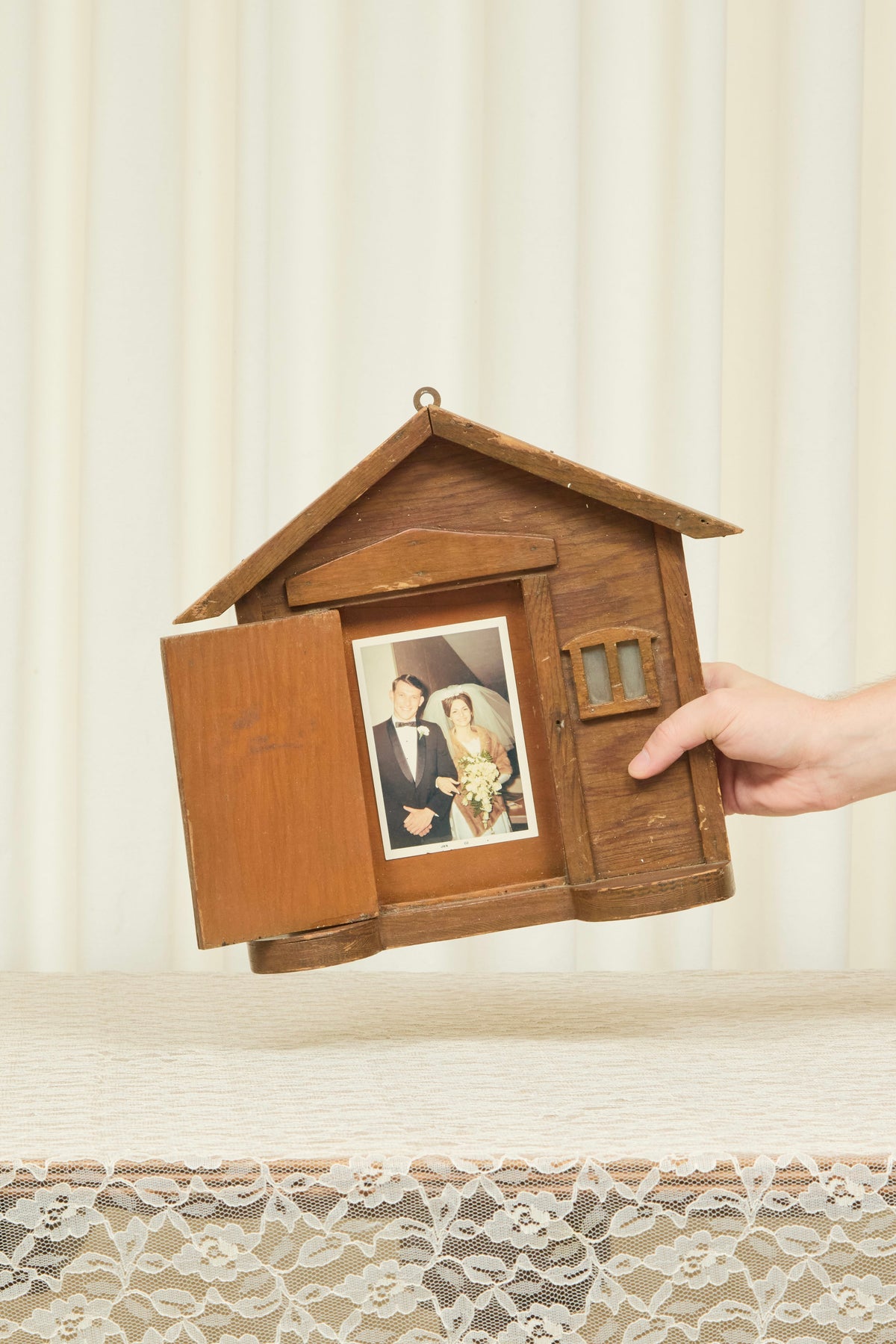 Vintage House Note Holder