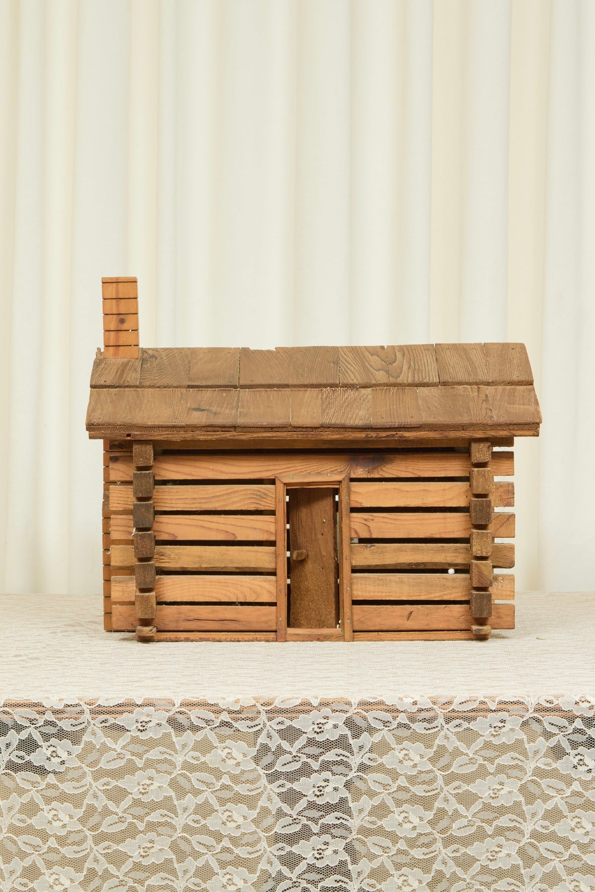 Vintage Wood Cabin Box