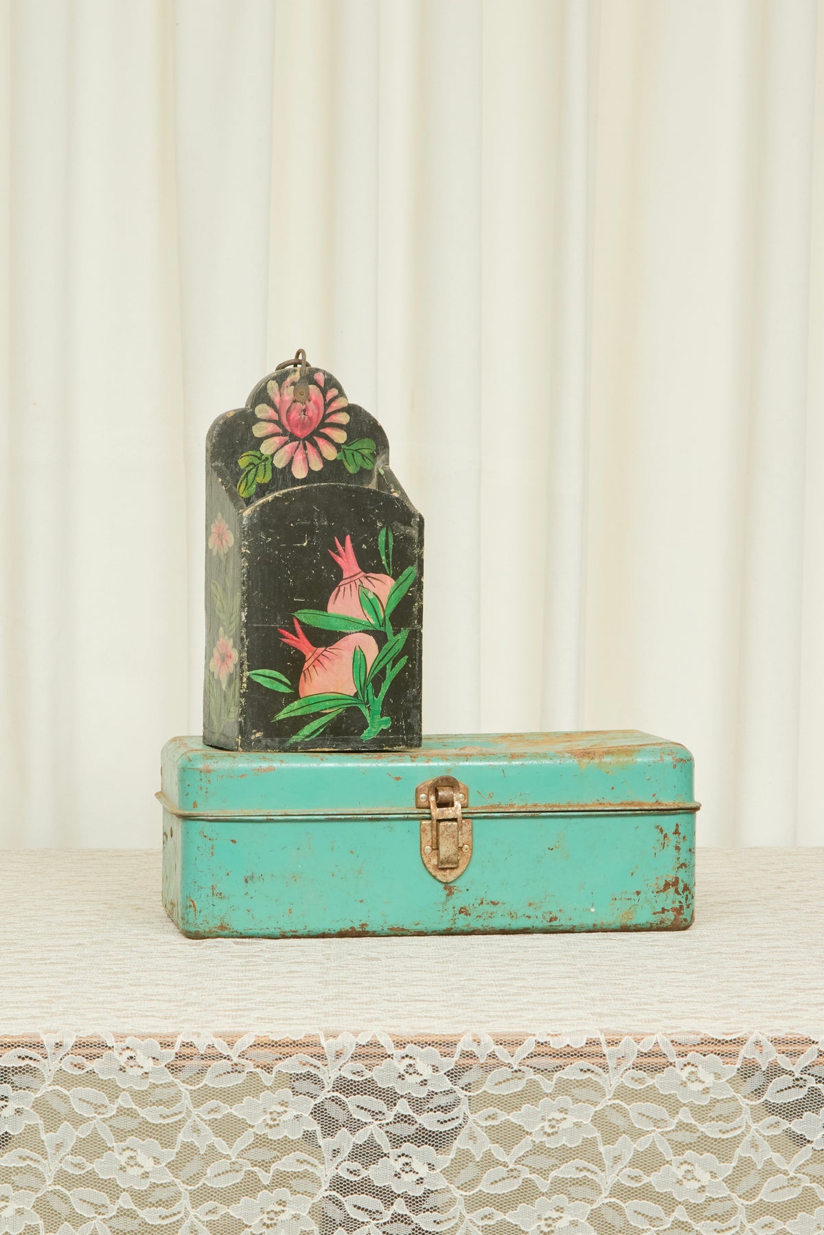 Vintage Hand Painted Onion Box