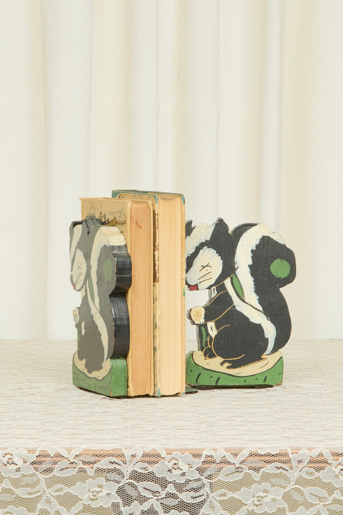 Vintage Folk Art Skunk Bookends Set/2