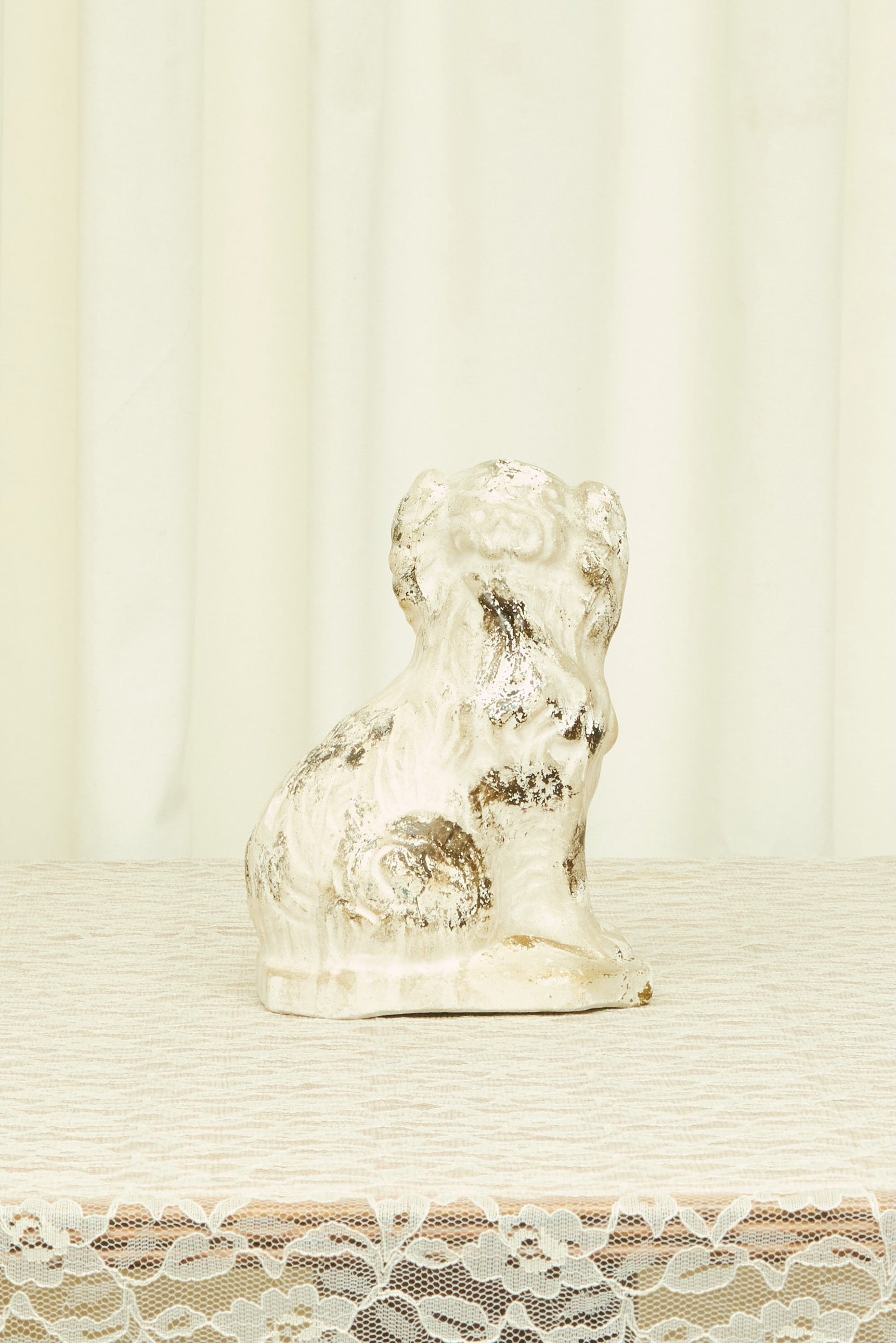 Antique Chalkwear Dog