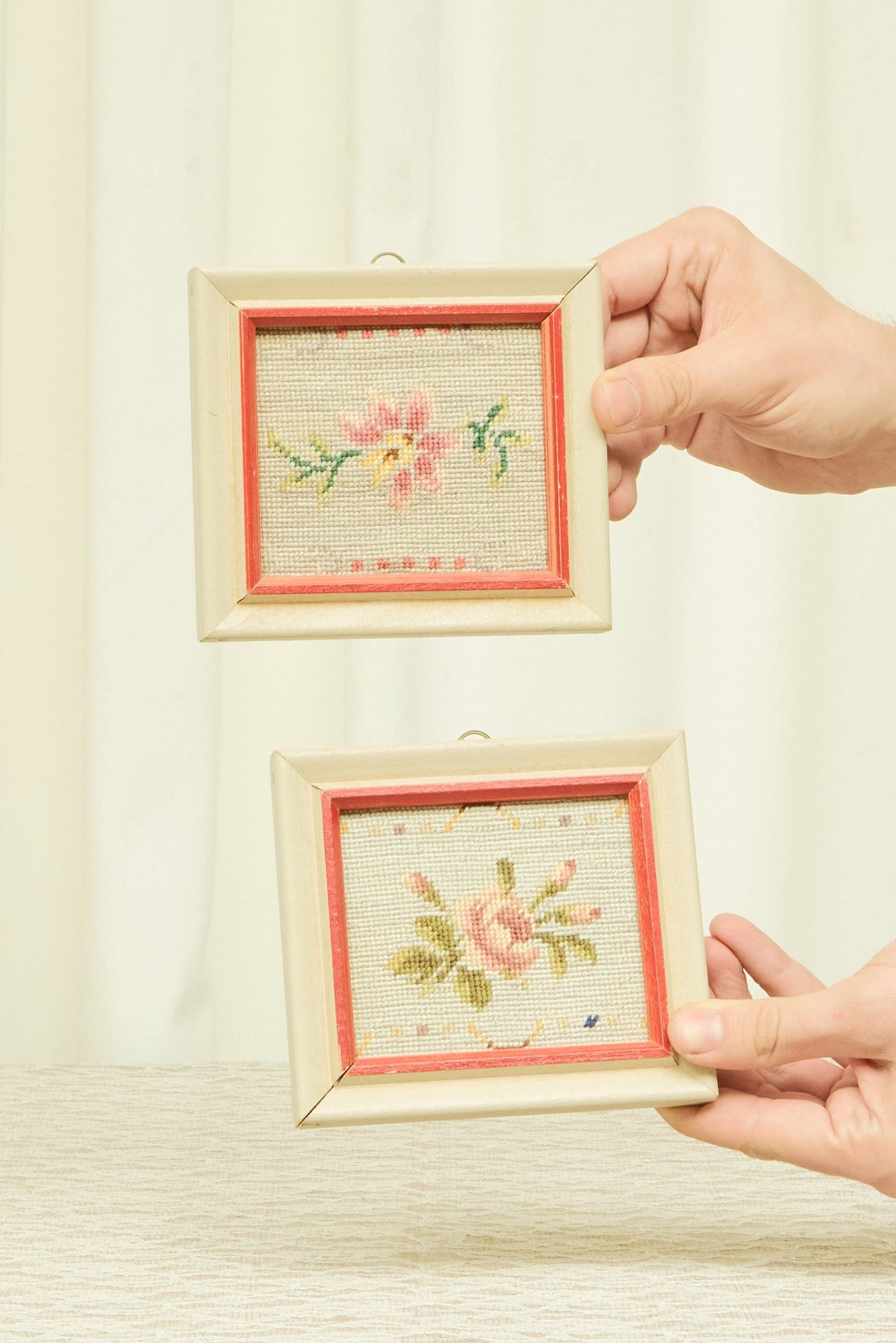 Vintage Mini Framed Flower Needlepoint Set/2
