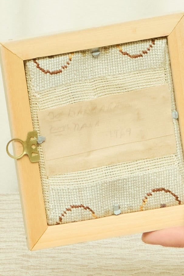 Vintage Mini Framed Flower Needlepoint Set/2